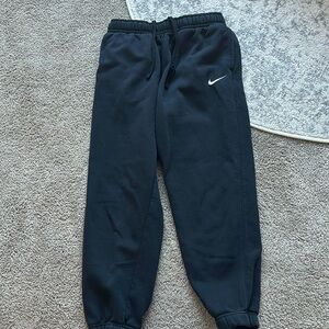 black nike joggers